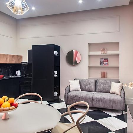 Lady Rose One Apartment Наполи Екстериор снимка