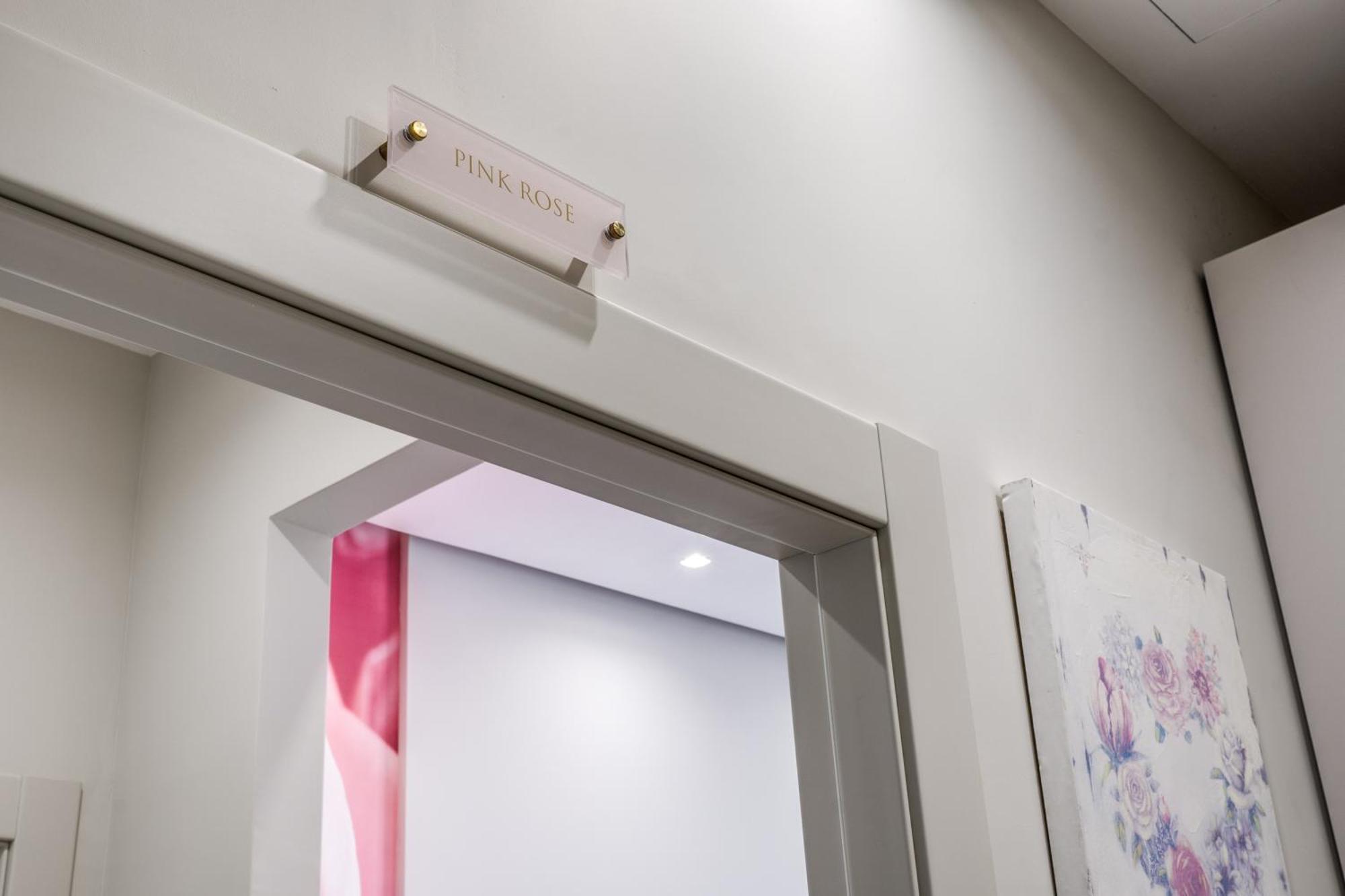 Lady Rose One Apartment Наполи Екстериор снимка