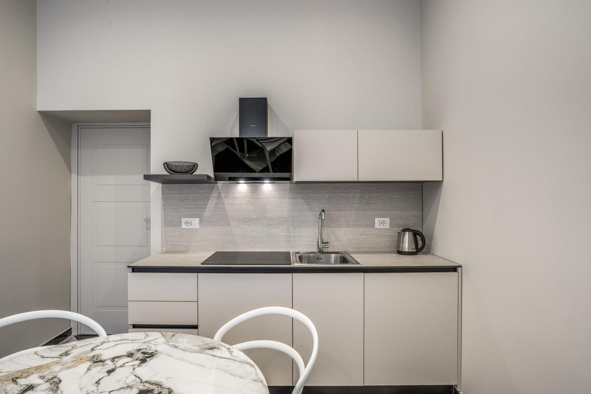Lady Rose One Apartment Наполи Екстериор снимка