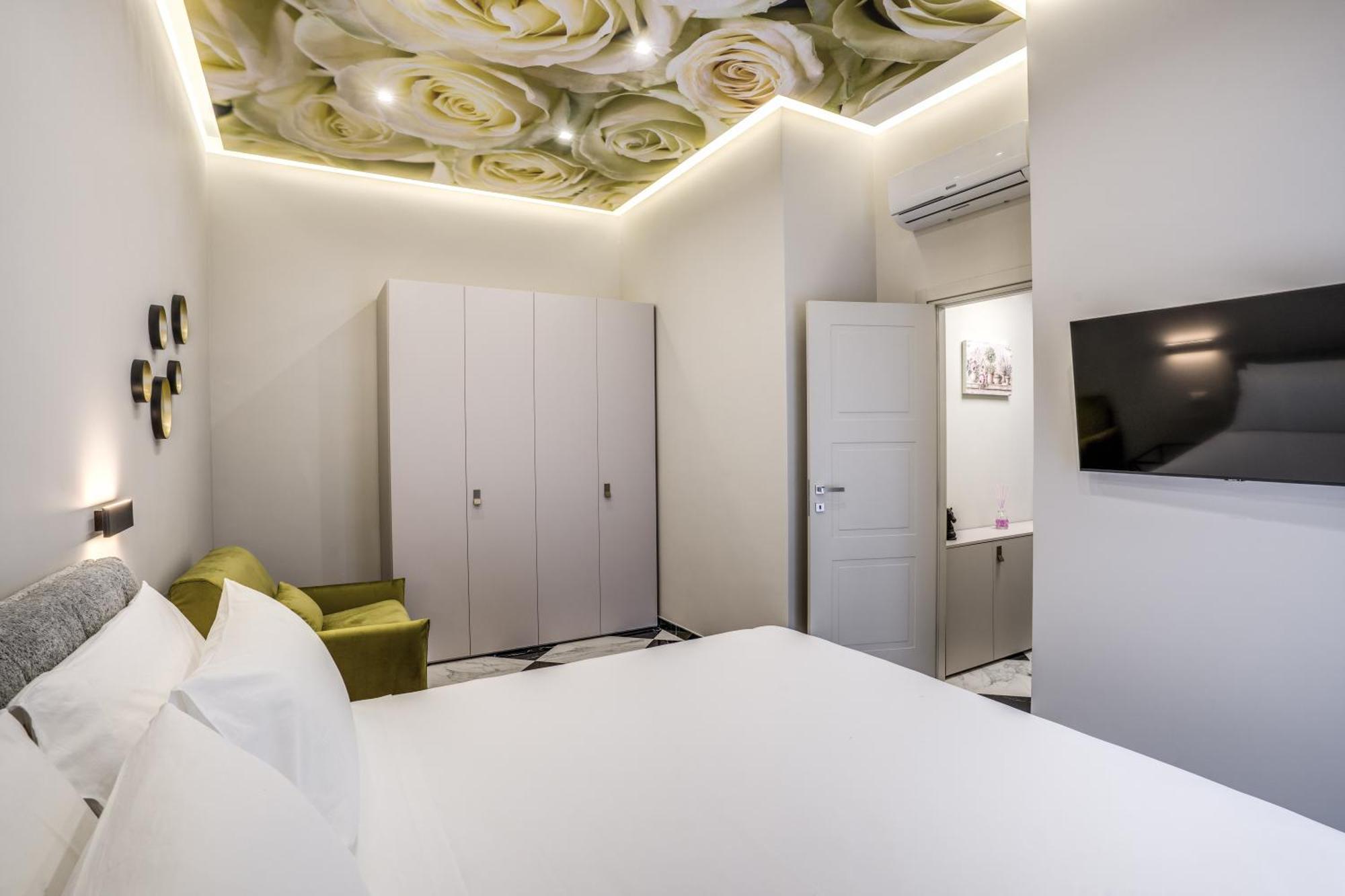 Lady Rose One Apartment Наполи Екстериор снимка